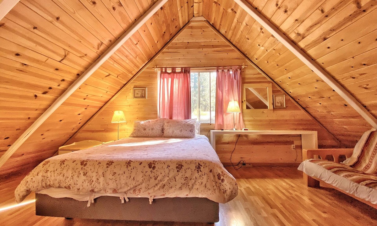 Sierra Tract House | Cozy and Clean cabin close to all activities