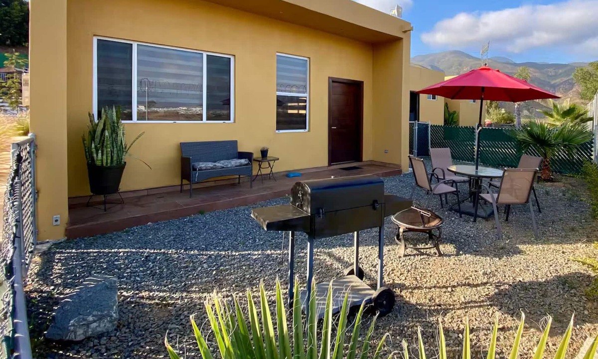 San Antonio de las Minas Apartment | Cozy and pet friendly Studio! Mountains view, gated patio!
