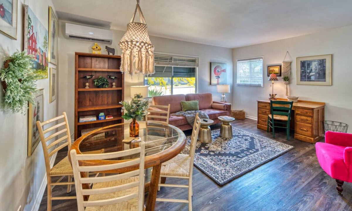 Monrovia Apartment | Cozy Apt Mins From Downtown Myrtle & Metro Station