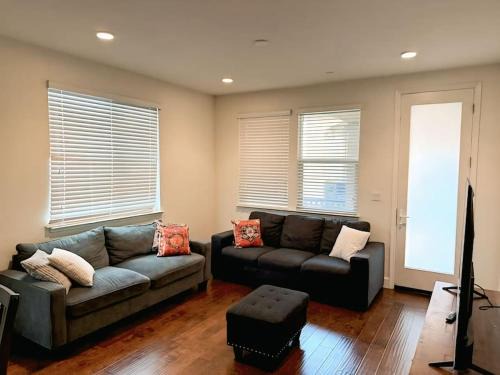Newark Apartment | Cozy Charm Newark Retreat with Free Wifi and AC