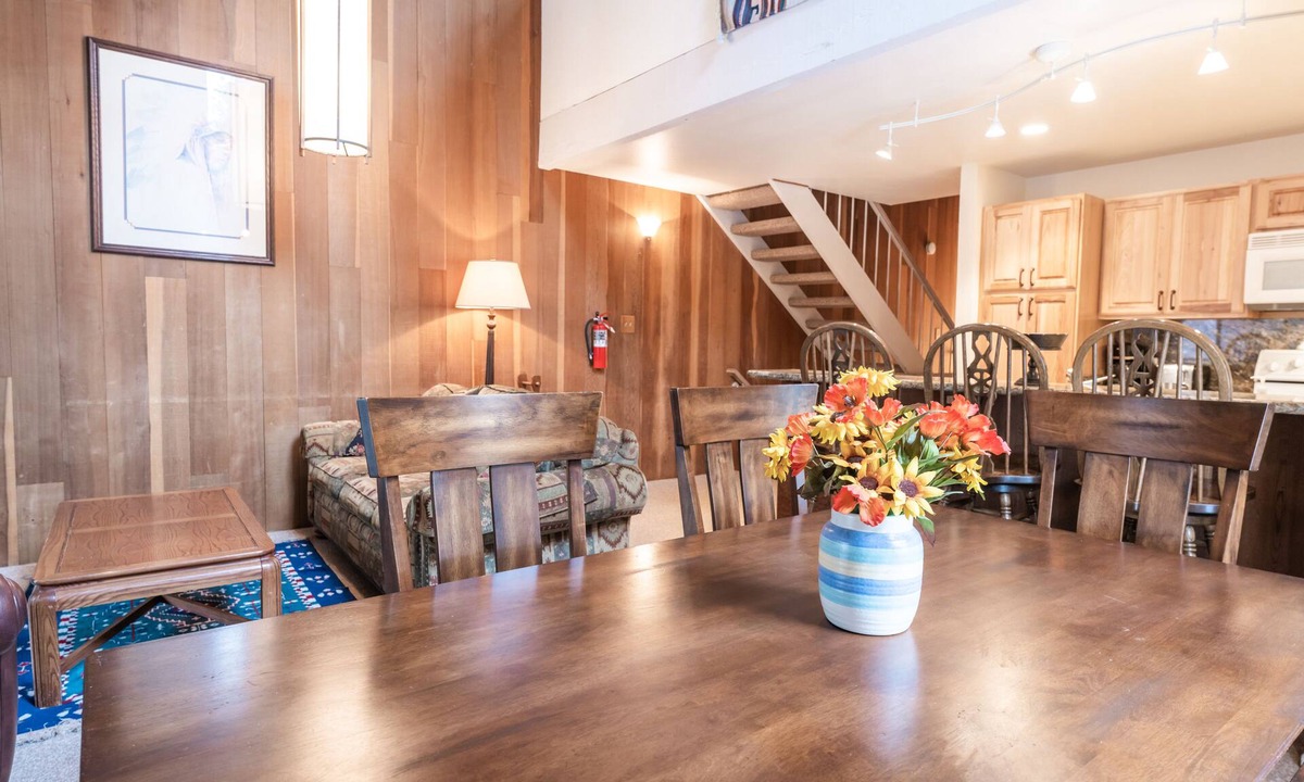 Kings Beach Condo | Cozy condo with shared pool and tennis courts near lake, Northstar, and more!