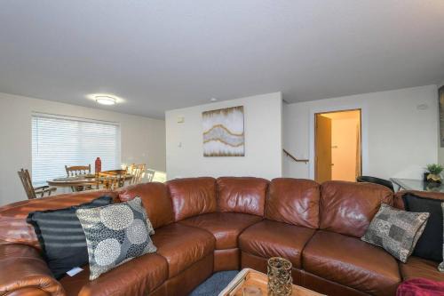 Vancouver House | Cozy Couve Apartment Close To Everything!