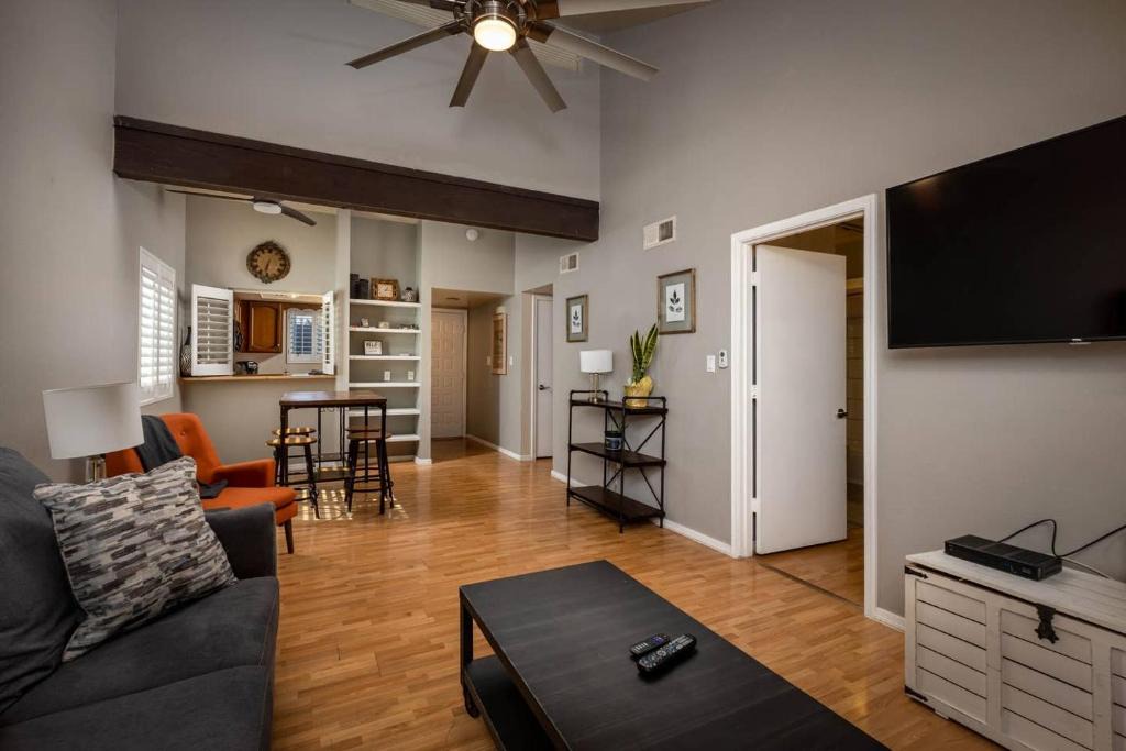 Gilbert House | Cozy Gilbert Condo Walking Distance to Downtown !