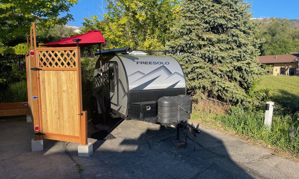 Farmington House | Cozy Glamping Pod I Outdoor Kitchen and Shower