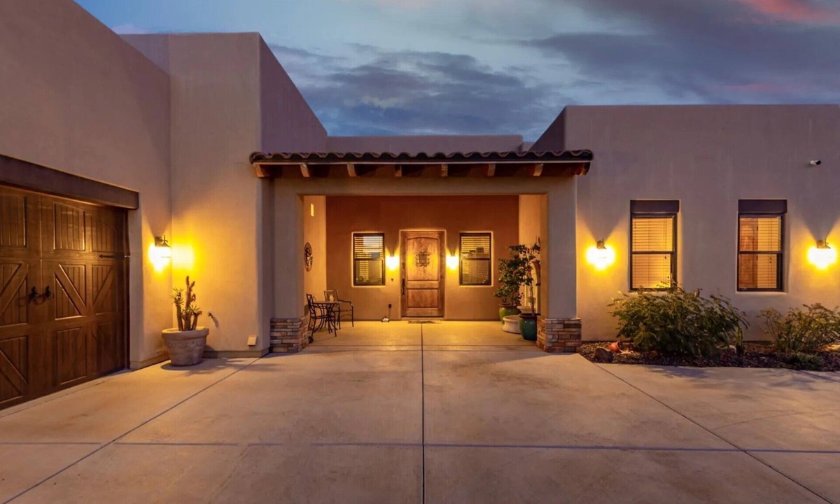 Rio Verde Foothills House | Cozy Home - Enclosed Pool & Horse Stalls
