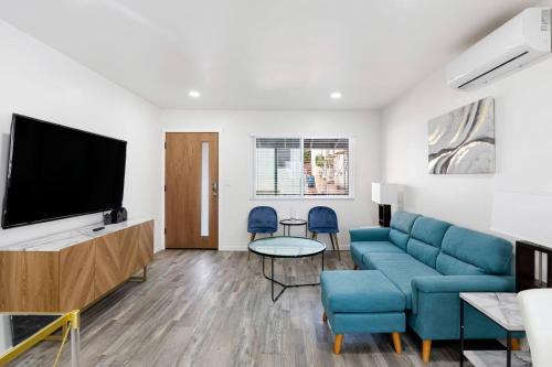 Los Angeles House | Cozy House Minutes from Downtown