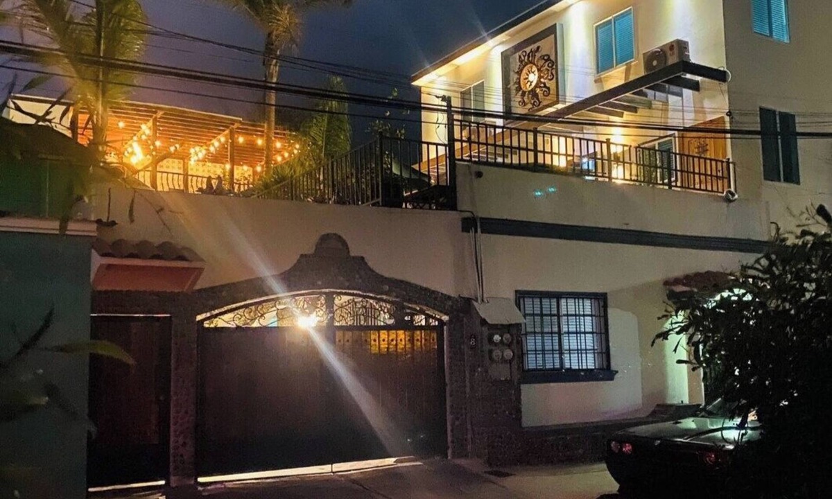 Machado Apartment | Cozy house 2 minutes from the beach. Beautiful ocean view from the terraces.