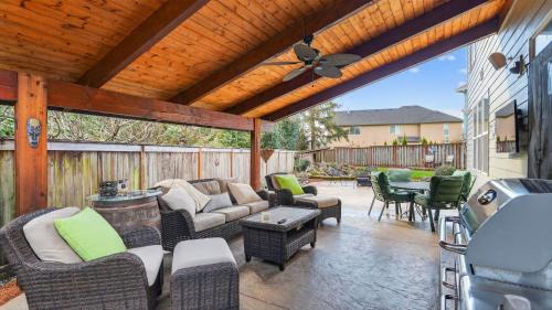 Keizer House | Cozy Keizer Escape -Firepit, BBQ & Near Portland home