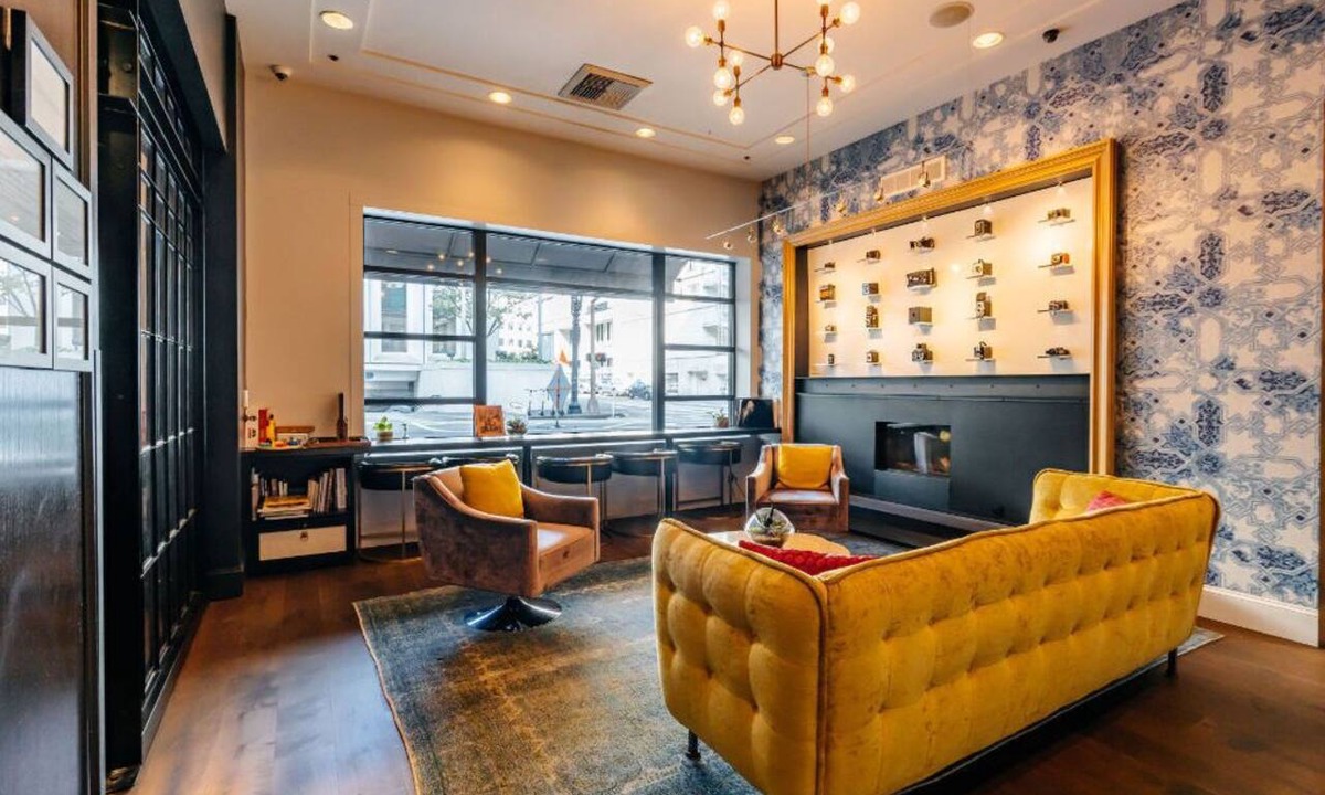 Old Town Chinatown Hotel | Cozy King | Elegant Ambiance + Premium Amenities