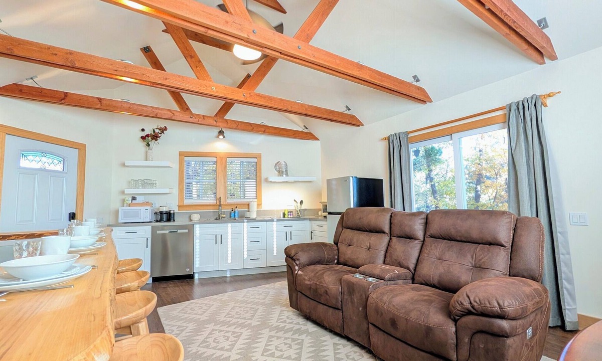 Green Valley Lake Cabin | Cozy & modern couples getaway in Green Valley Lake
