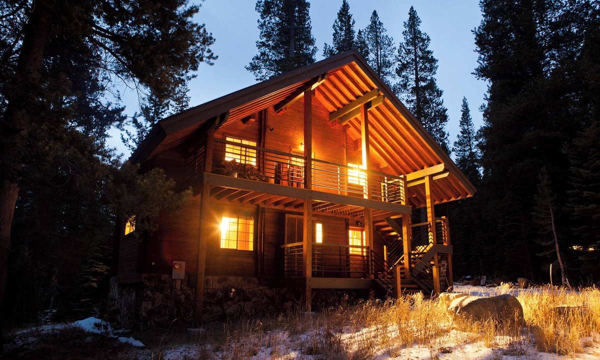 West Meadows Cabin | Cozy Mountain Cabin: Modern Amenities, Room for the Whole Family and then some