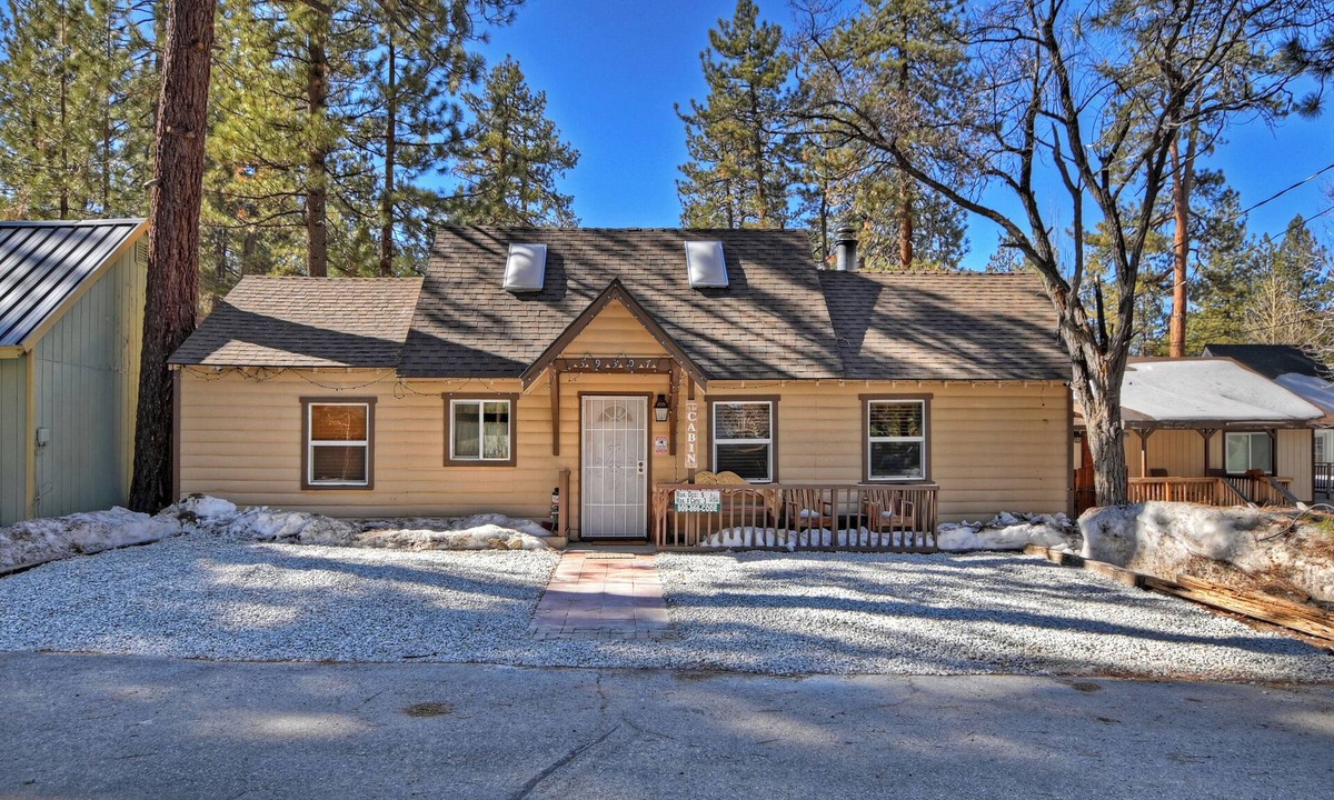 Boulder Bay Cabin | Cozy mountain haven with spa, game room, close to all Big Bear Lake attractions!