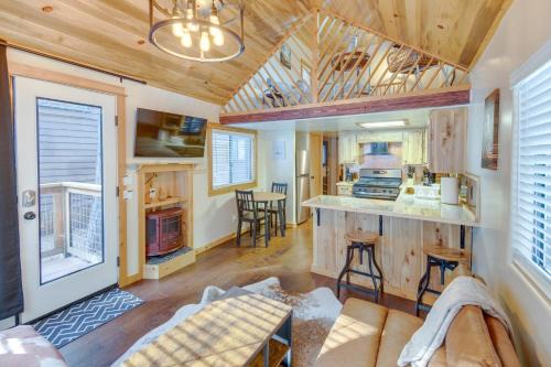 Lake Almanor Peninsula House | Cozy & Restful Cabin, Steps to Lake Almanor