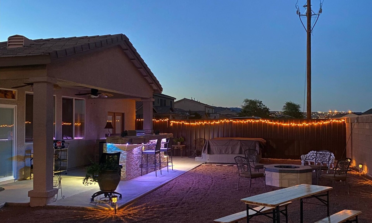 Holiday Shores House | Cozy Riverhouse w/Pool! Plenty of Space for the whole Family.
