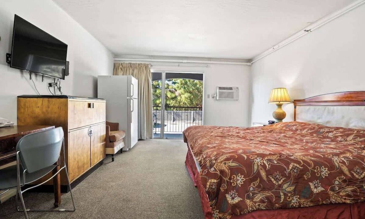 Fremont Apartment | (Cozy studio, 1BR, 1BA, No kitchen)