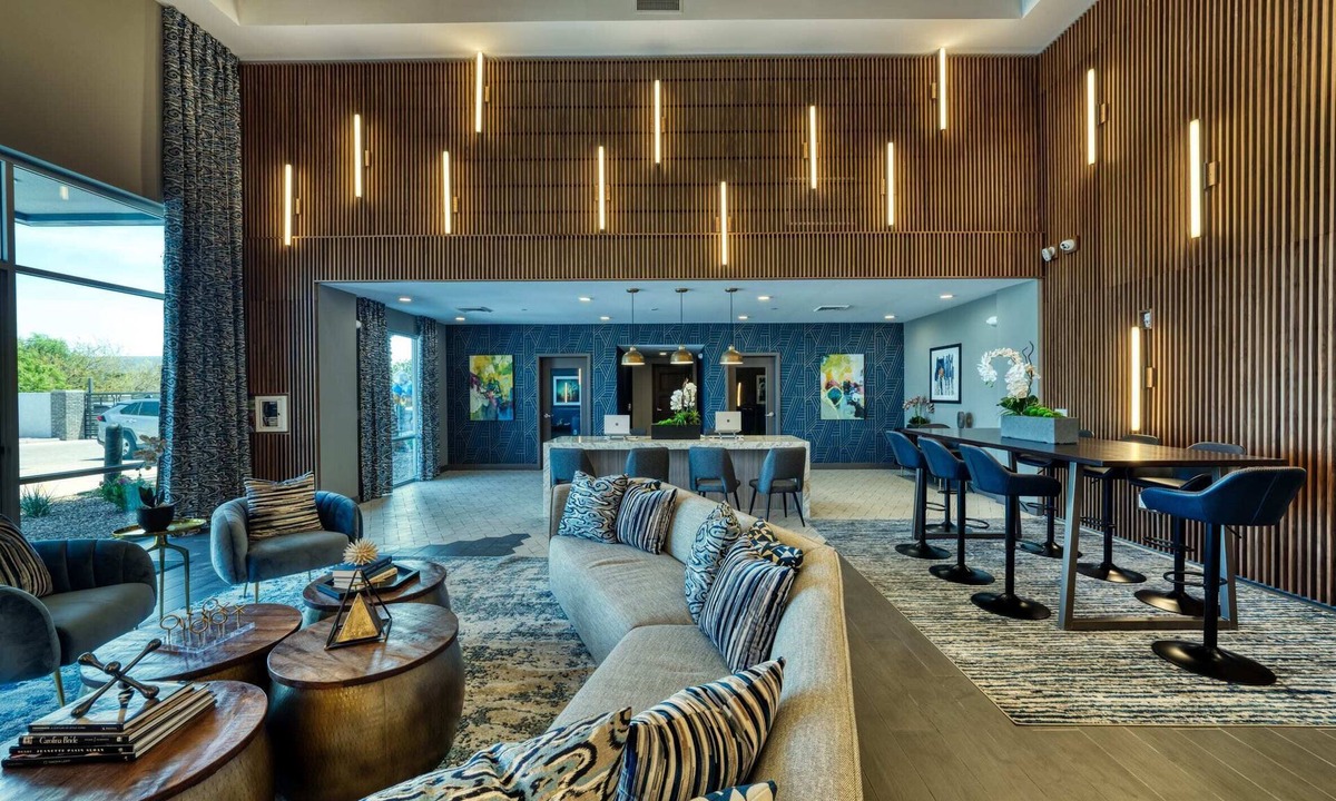 Glendale Sports and Entertainment District Apartment | CozySuites at Westgate