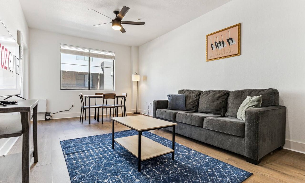 Glendale Sports and Entertainment District Apartment | CozySuites Glendale - Westgate with pool! 02