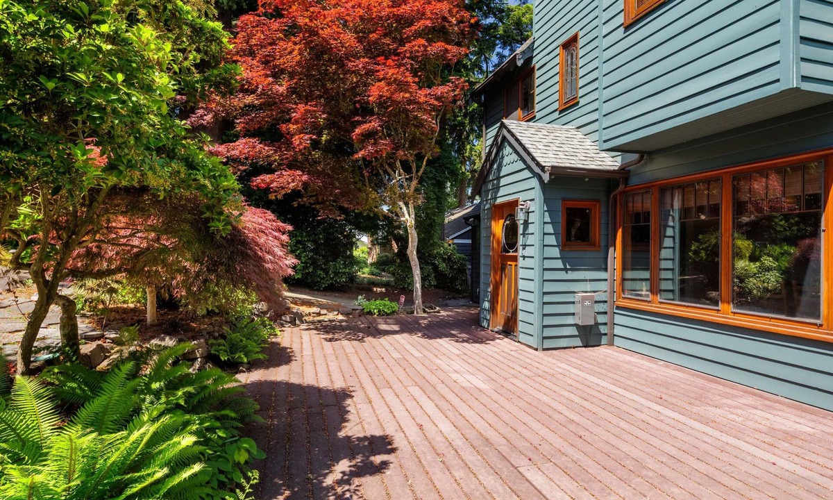 College Hill House | Craftsman Grove - 4BR, 10 minutes to campus, with game room!