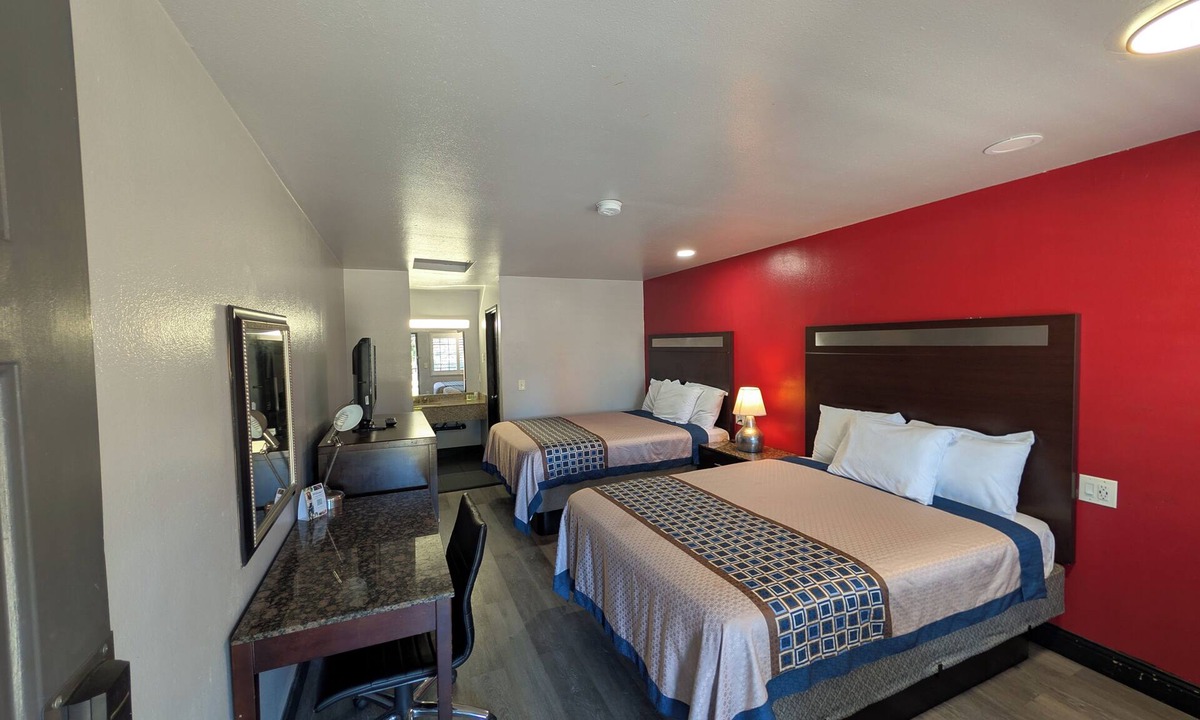 Central Sacramento Hotel | Crossroads Inn - Downtown Sacramento