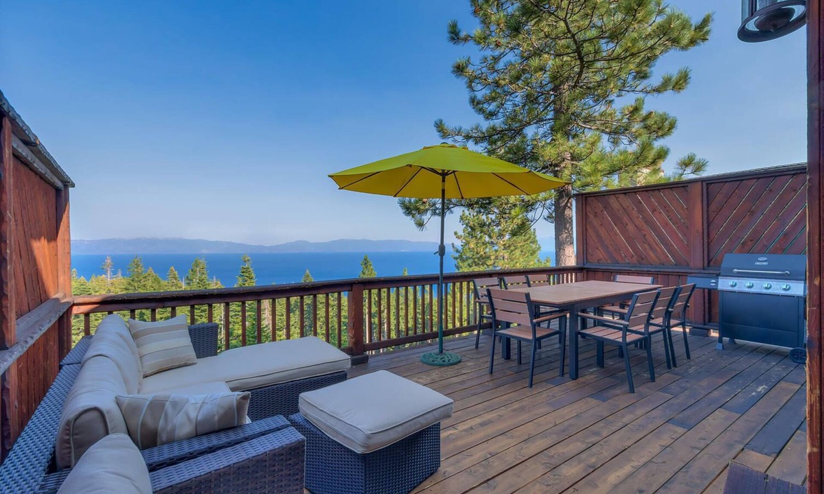Talmont House | Crystal Lake View by Tahoe Getaways Hot Tub & Tahoe Park HOA + Private Beach
