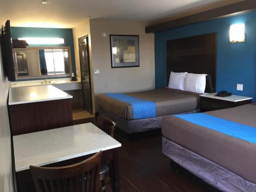 Maywood Hotel | Crystal Palace Inn
