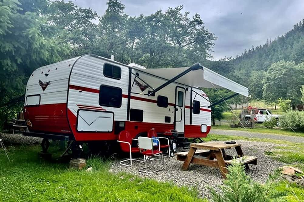 Idleyld Park Cabin | Cute 1950's Inspired Retro Large Camper, Idleyld Park, OR