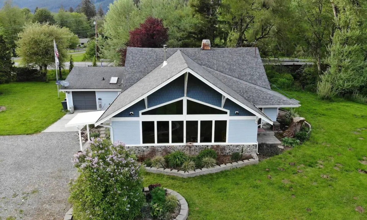 Lime Kiln House | Darrington Majestic White Horse Mountain Home
