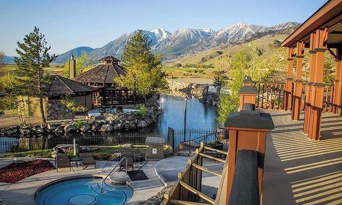 Genoa Condo | David Walley's Resort, 2br suite, Saturday check-in
