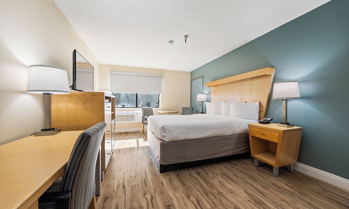 Woodland Hotel | Days Inn by Wyndham Woodland