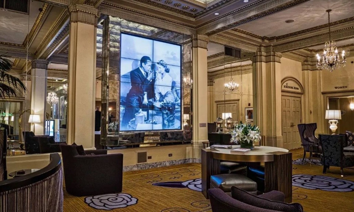 Goose Hollow Hotel | Deluxe King w/Timeless Charm | Pet-Friendly