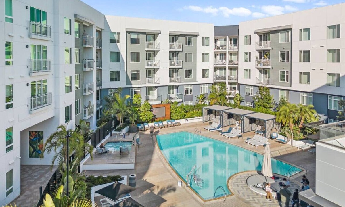Kearny Mesa Apartment | Deluxe Penthouse Paradise: Heated Pool, Gym, Games. Parking
