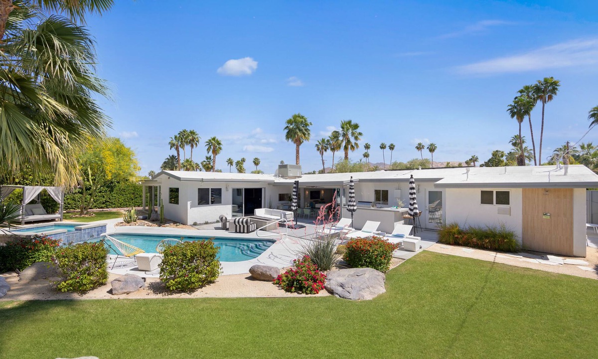 Tahquitz River Estates House | Desert Diamond Luxury Mid Century Modern Pool and Spa, Fire Pit, bar, Bocce Ball
