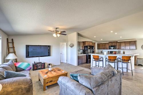 Pomerene House | Desert Escape Off I-10 w/Over 1 Enclosed Acre!