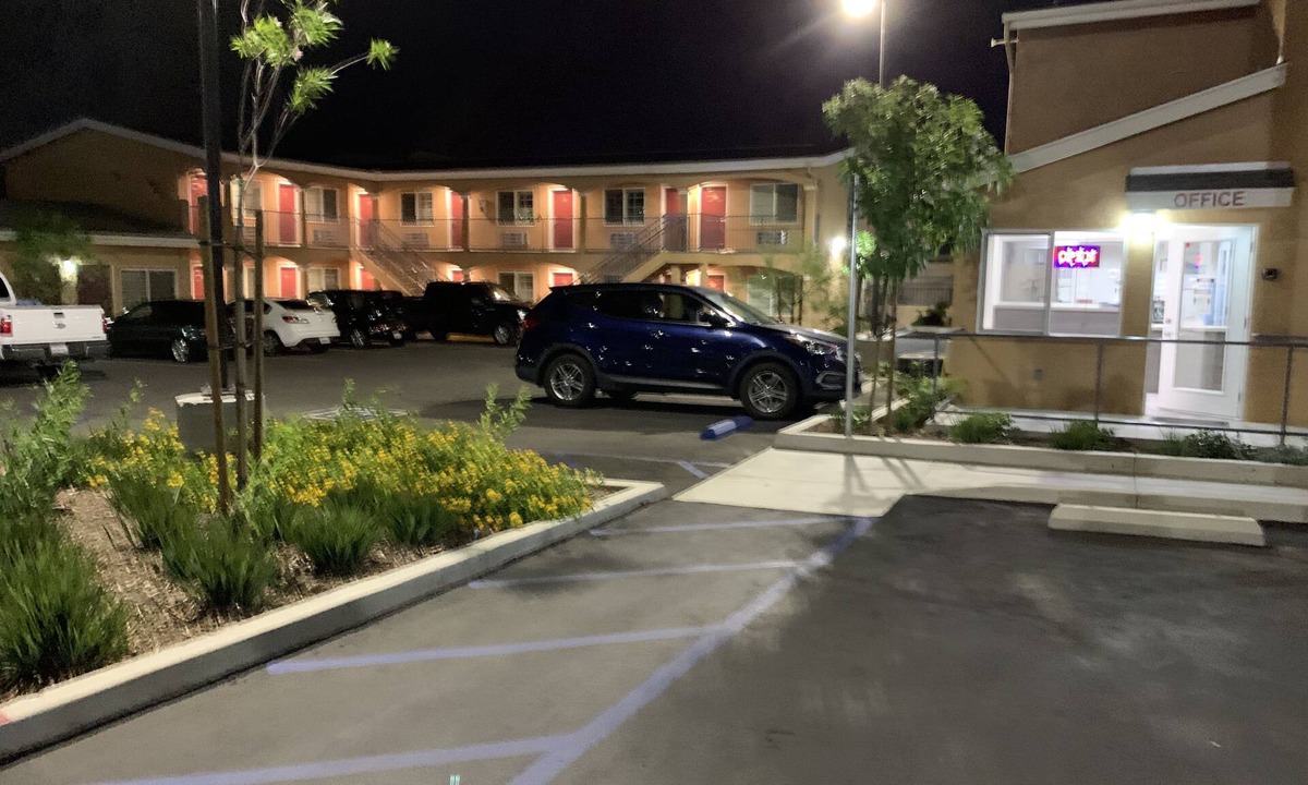 Corona Hotel | Desert Inn Motel