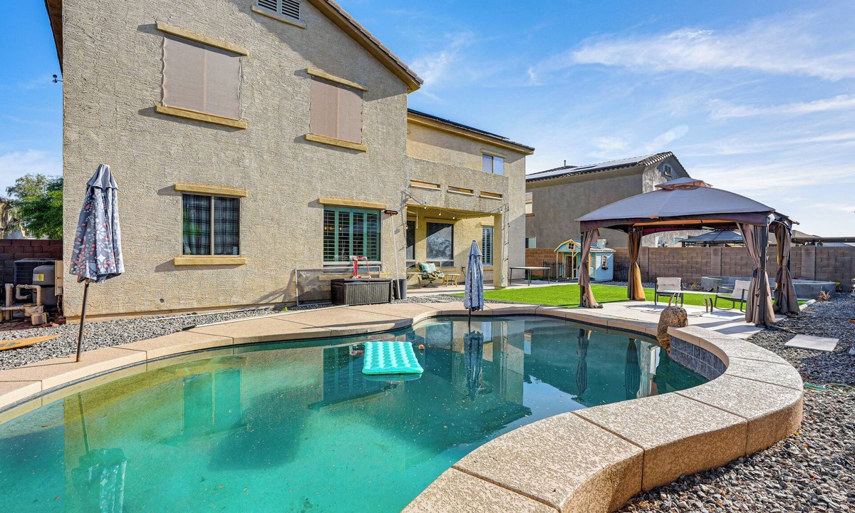Glendale House | Desert Oasis w/Fire Pit: 6 Mi to Cardinals Games