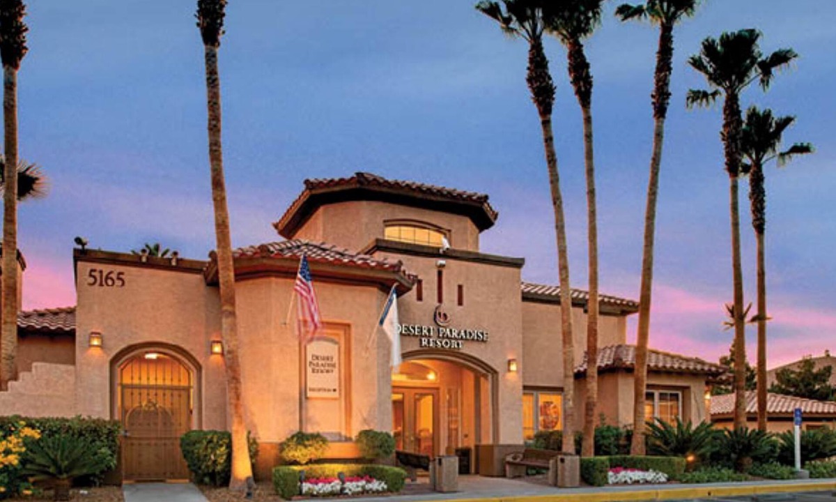 Las Vegas Condo | Desert Retreat Resort 2br suite Friday check-in