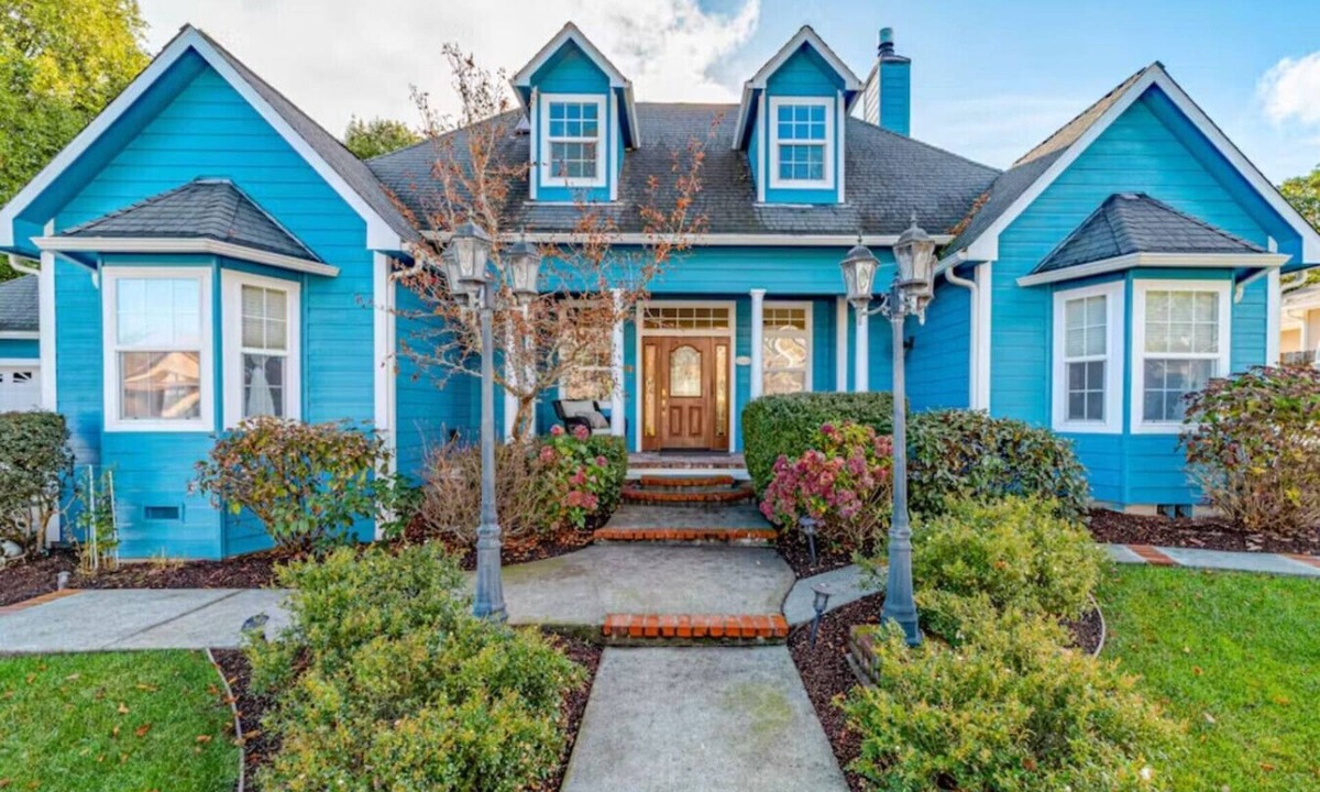 Rio Dell Apartment | Dog-friendly, riverfront home on a cliff w/river views, private hot tub.