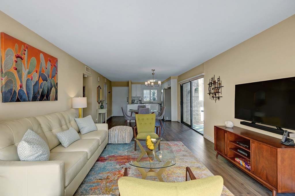 Sunrise Vista Chino Apartment | Donald Wexler Design Condo in Central Palm Springs