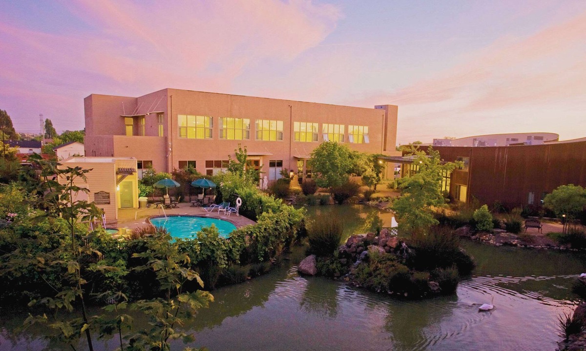 American Canyon Hotel | DoubleTree by Hilton Napa Valley - American Canyon