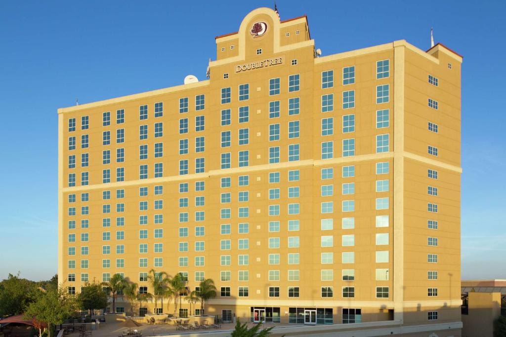Modesto Hotel | DoubleTree by Hilton Modesto