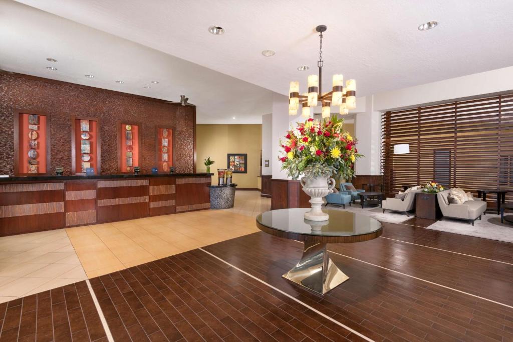 Mesa Hotel | Doubletree by Hilton Phoenix Mesa