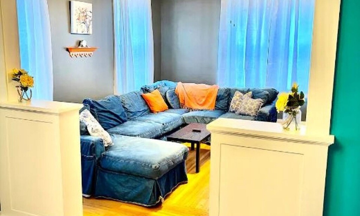 Fort Scott Apartment | Downtown 2BR Sleeps 8 Historic 1911