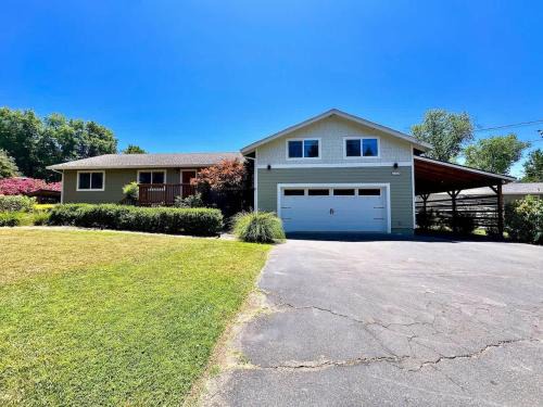 Loomis House | Dream Backyard Family home-Swim Spa-Gym-EV Charging