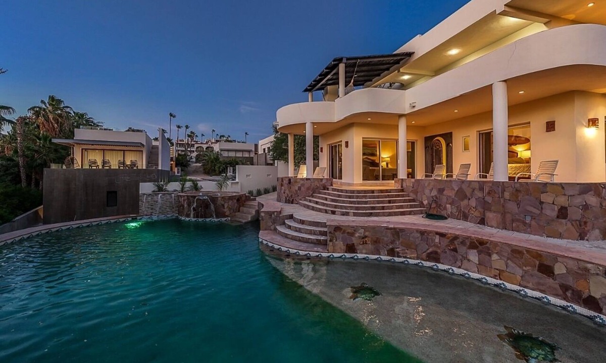 Cabo Bello Villa | DREAM VILLA WITH CABO ARCH AND OCEAN VIEWS; PICKLEBALL MINI-GOLF POOL JACUZZI