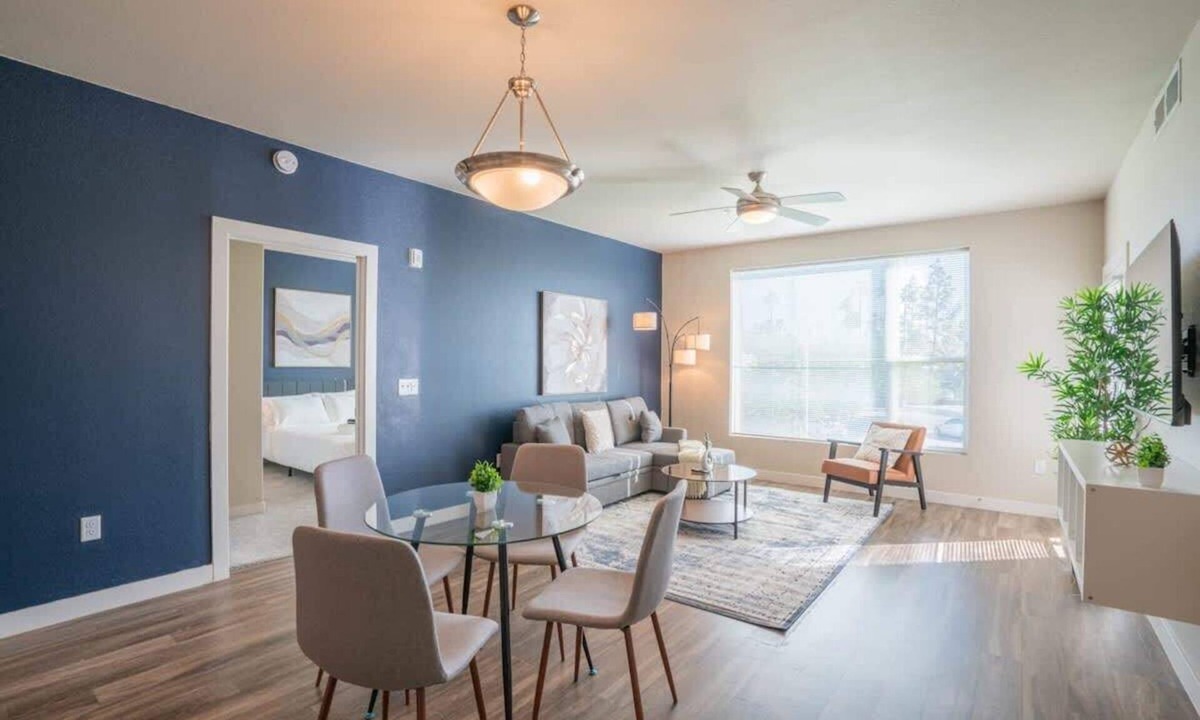 Tempe Apartment | DT Tempe Retreat | Pool,Gym,Parking,W/D,Balcony