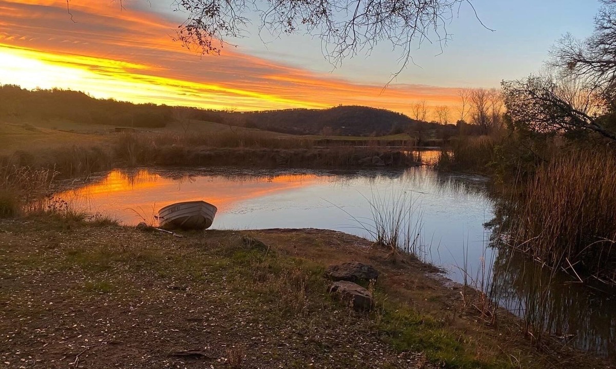 Smartville Cabin | Duck Pond Cabin-Private Cabin on 400 Acre Ranch
