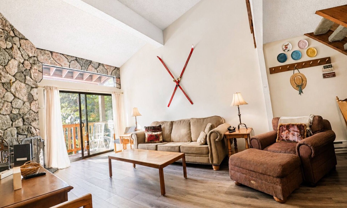Mammoth Lakes Ski Chalet | Eagle Summit Collection