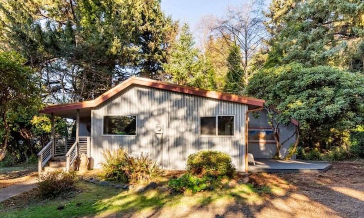 Yachats House | Earthworks Art House, Forest Retreat Near Ocean Trails