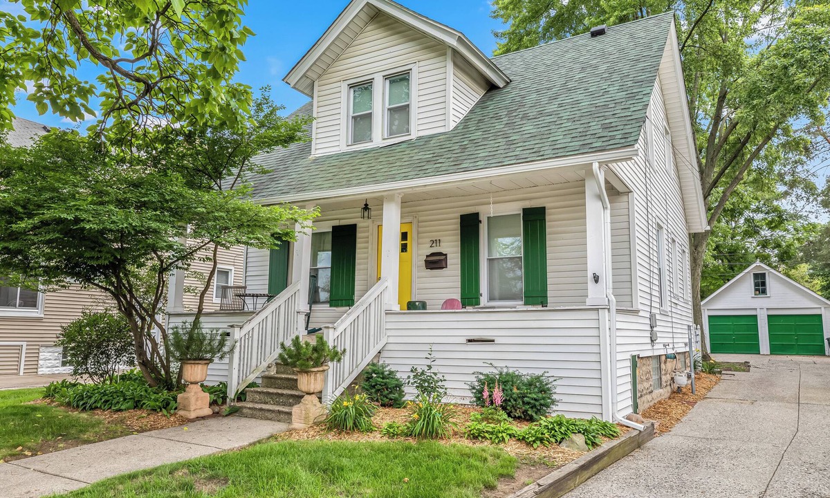 Royal Oak House | Eclectic Bungalow in the Heart of Royal Oak