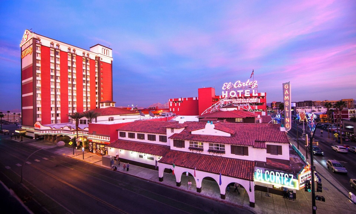 Downtown Las Vegas Hotel | El Cortez | Pavilion 2 Queen | On-Site Casino | Adults Only
